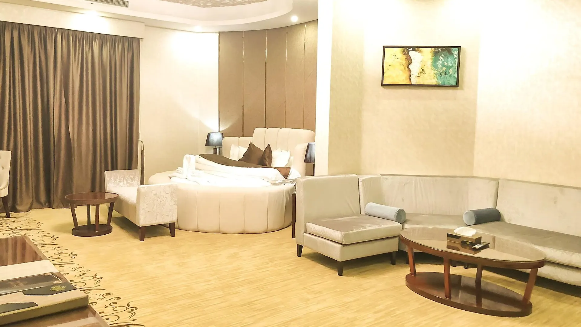 Holiday Khaleej Riyadh 4*,